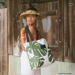ALOHA Collection Green and White Leaf Tote